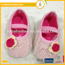Горячее сбывание симпатичное мягкое единственное hand knit ботинок младенца ботинок младенца